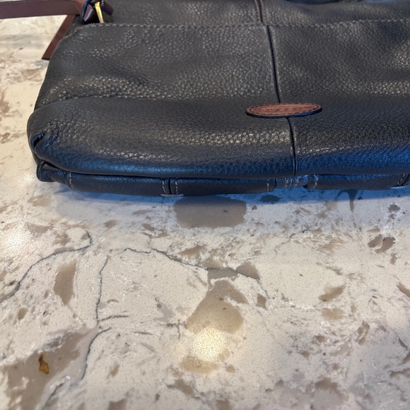 Fossil Morgan Traveler Black Pebbled Leather Crossbody Handbag - Picture 3 of 6